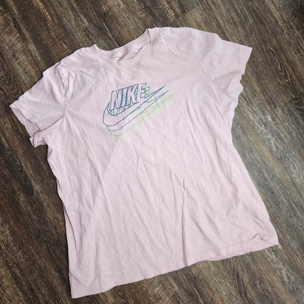 Nike tee